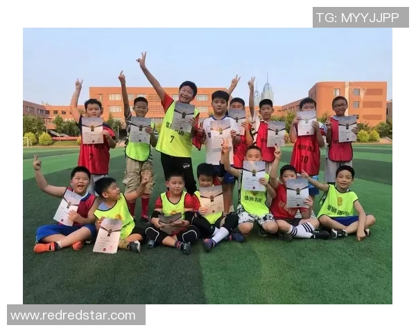 足球明星手指灵活性训练视频揭秘提升球技的秘密技巧与方法